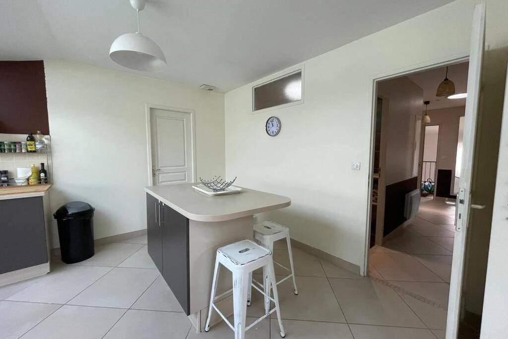 טורנון-סור-רון Superbe Appartement Avec 2 Chambres - 9 Personnes - Parking Prive מראה חיצוני תמונה