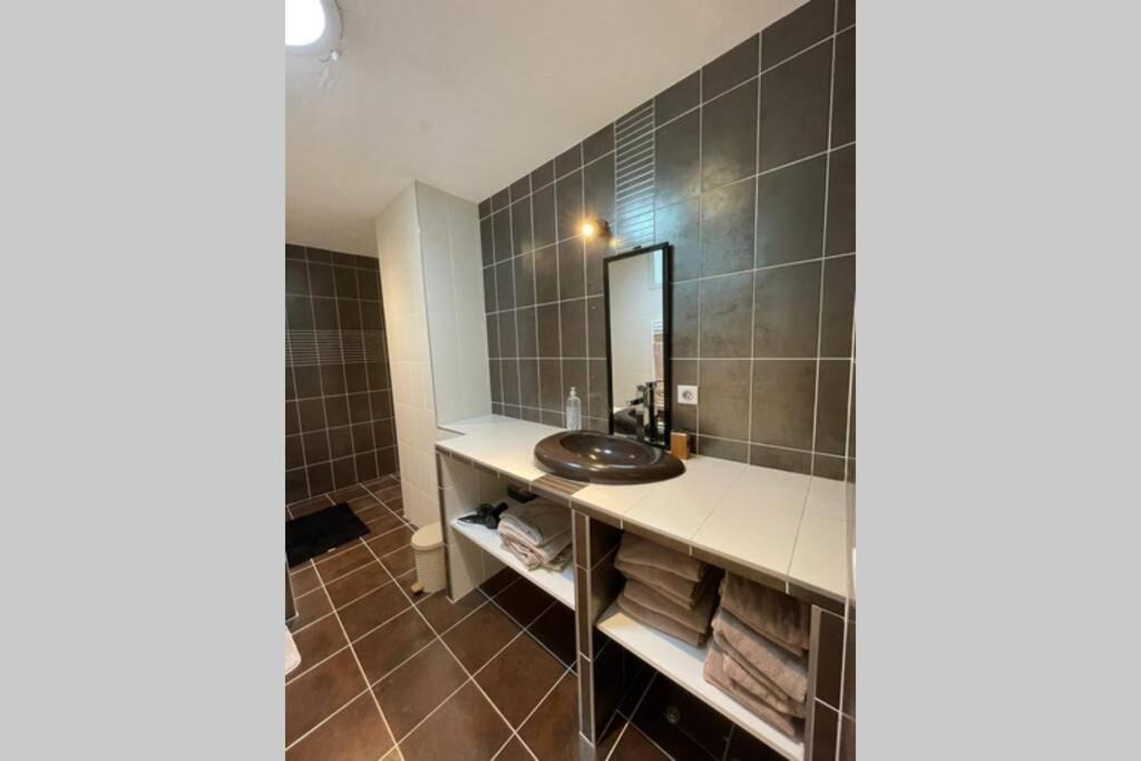 טורנון-סור-רון Superbe Appartement Avec 2 Chambres - 9 Personnes - Parking Prive מראה חיצוני תמונה